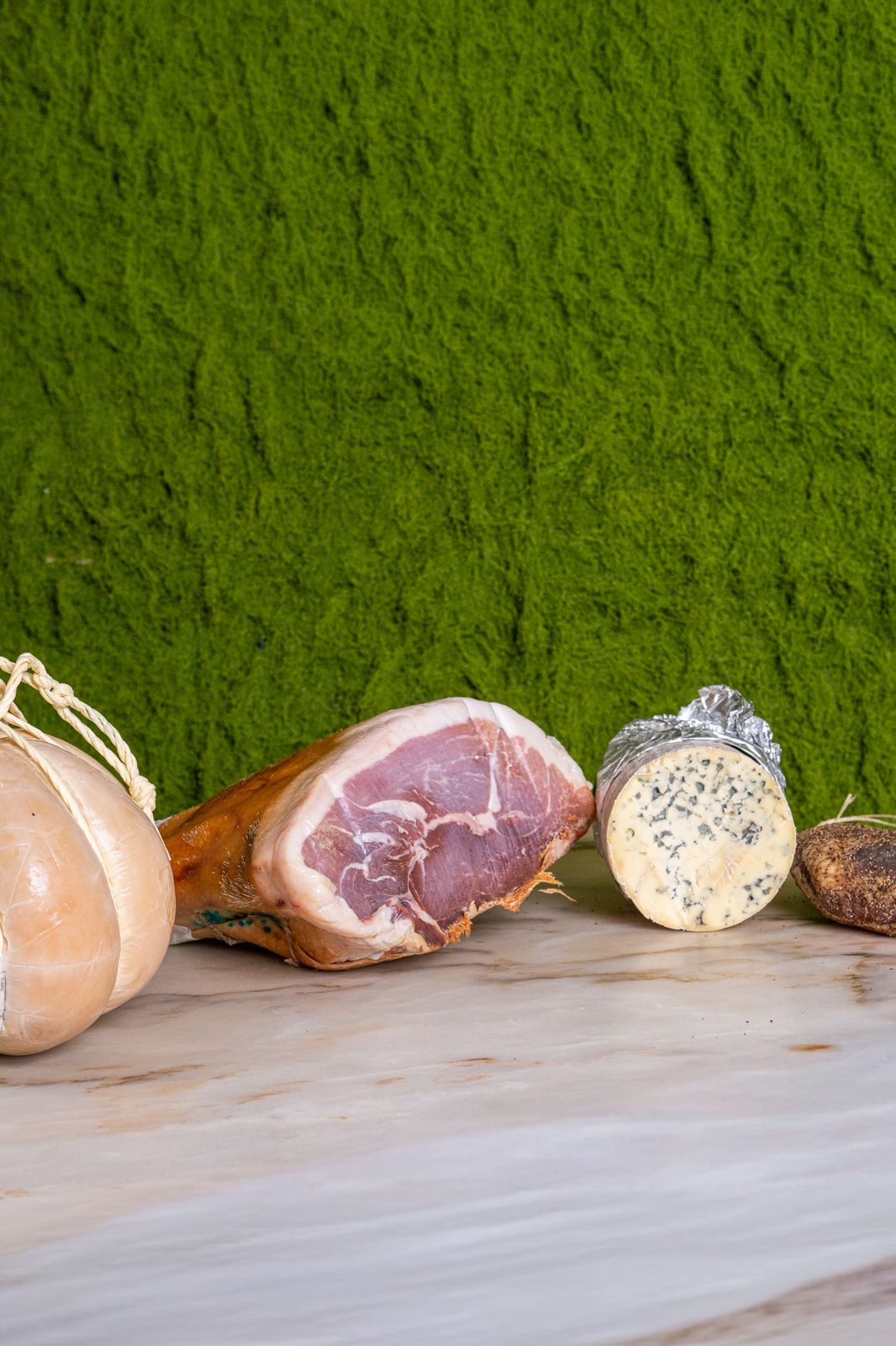 Prosciutto e formaggi: la materia prima